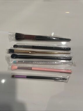 Makeup Brush Set - Multi-Color Eye & Face Brushes